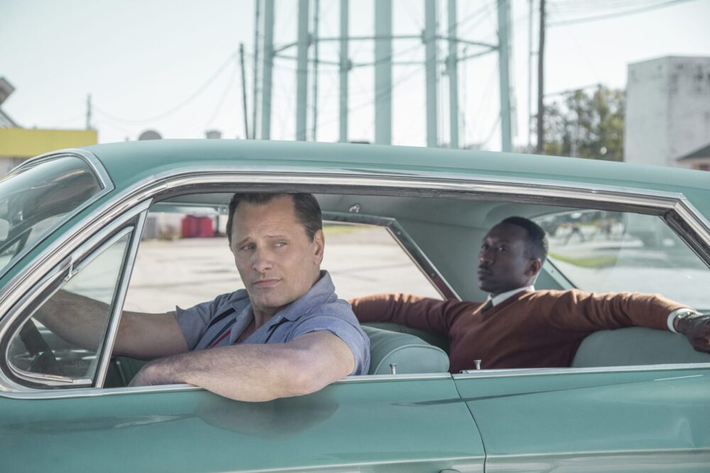 Viggo Mortensen and Mahershala Ali in "Green Book" car scene.