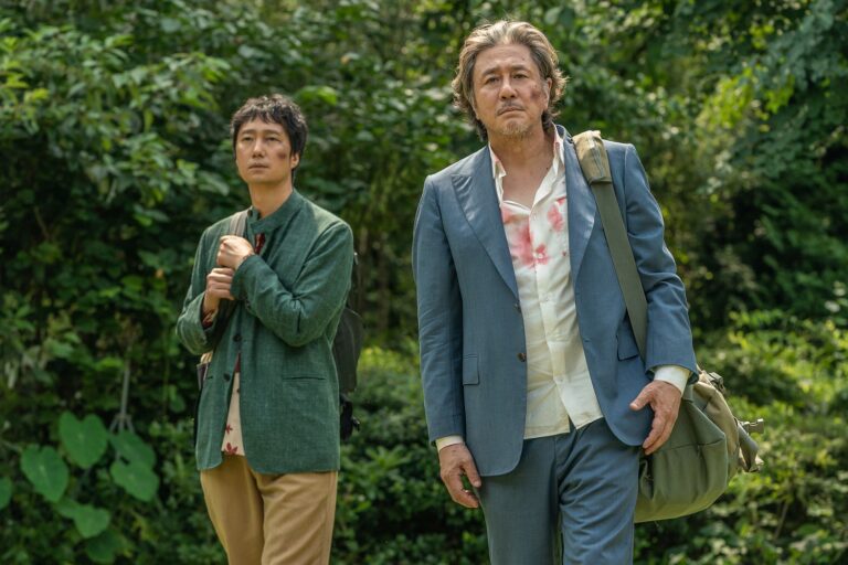 Actors Choi Min-sik and Park Hae-joon in "Heaven: to the Land of Happiness" film.
