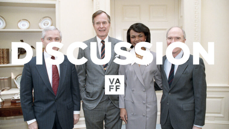 Bush 41 team discussion: President George H.W. Bush with advisors.