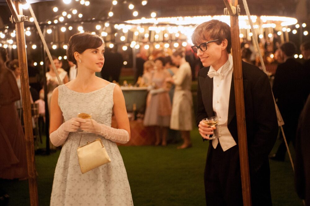 Felicity Jones and Eddie Redmayne posed in wedding attire in "The Theory of Everything"