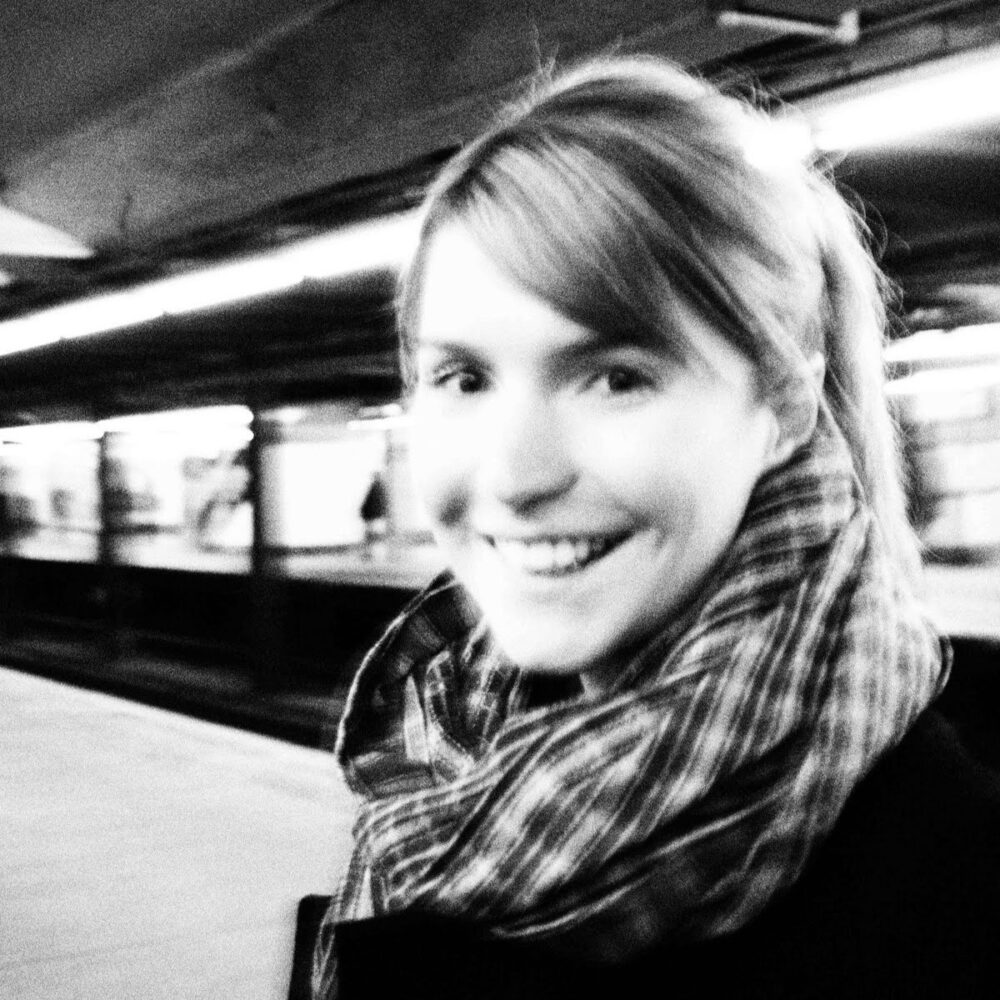 Ammateur headshot of Anna Boedeker.
