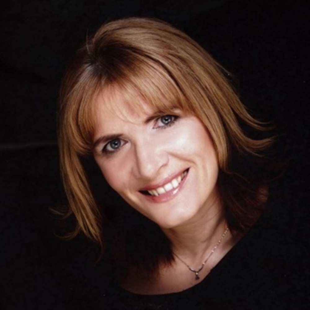 Elin Rhys headshot.